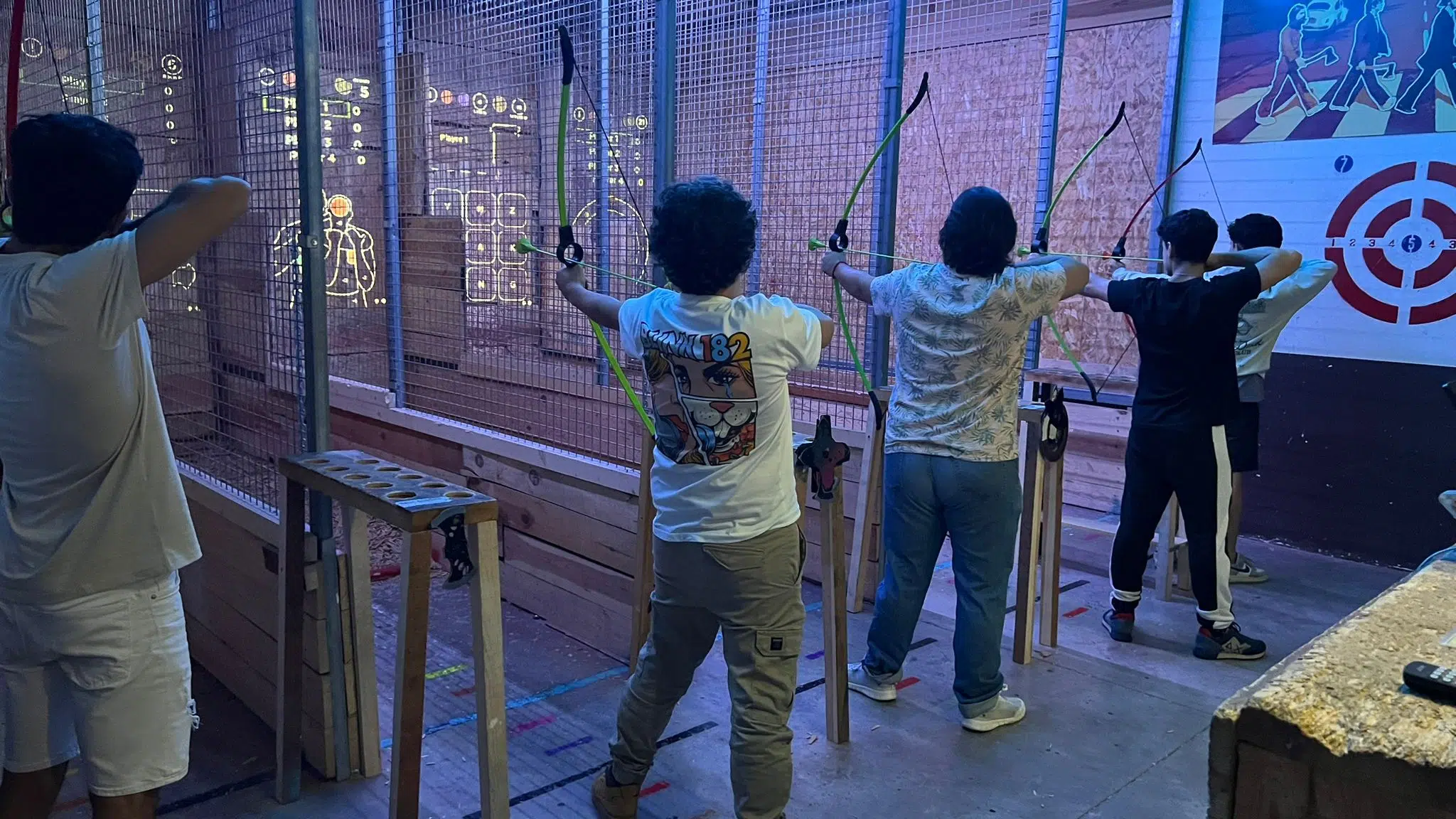 Family Archery Sessions in Ruzafa, Valencia, photo 2