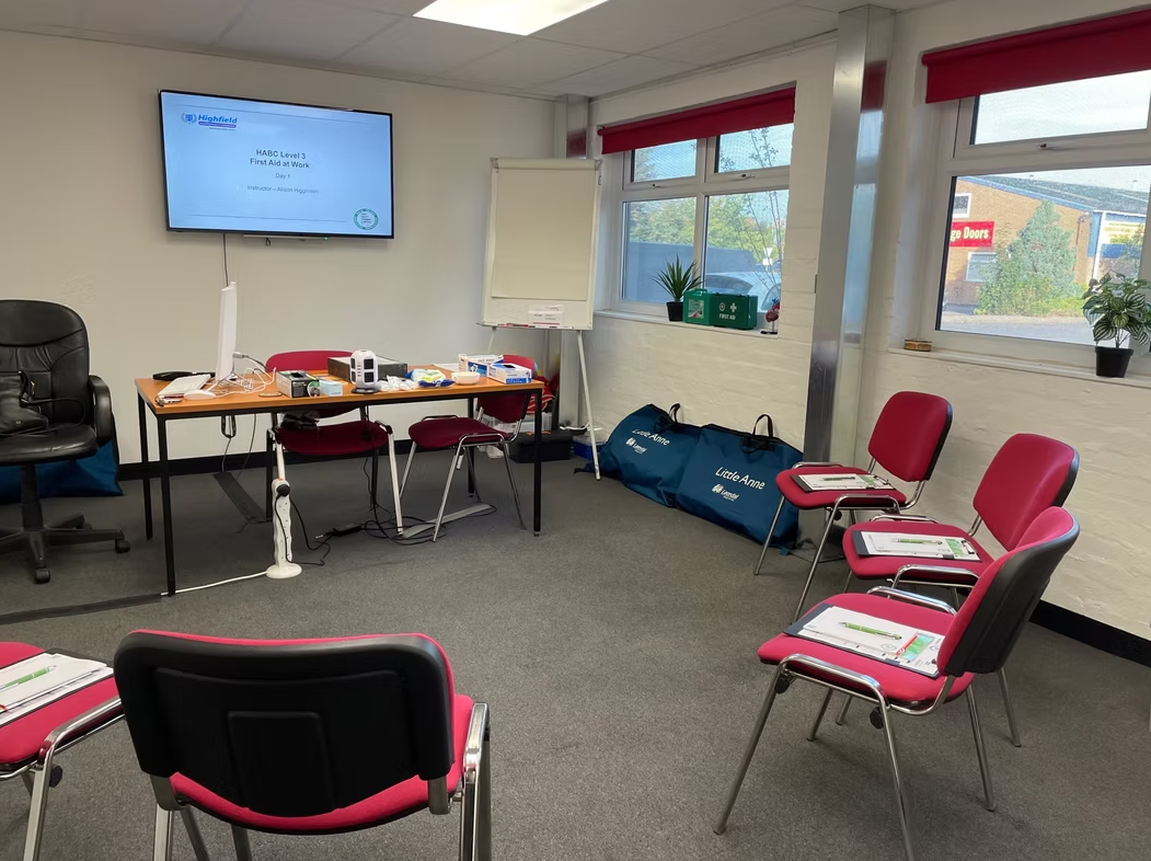Level 3 Emergency First Aid at Work Course in Nuneaton gallery 2