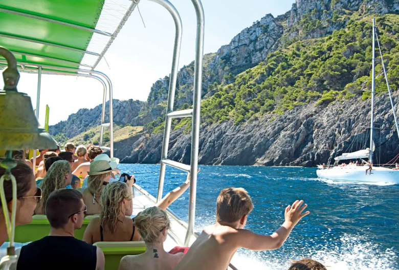 Coast, Coves and Caves – Alcudia Boat Tour with Snorkelling, photo 5