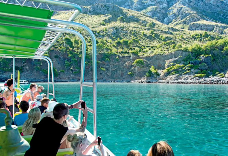 Coast, Coves and Caves – Alcudia Boat Tour with Snorkelling, photo 3