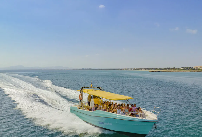 Alcudia Boat Trip – 2-Hour Coastal Cruise with Swimming, Snorkelling & Paddleboarding in Mallorca, photo 4