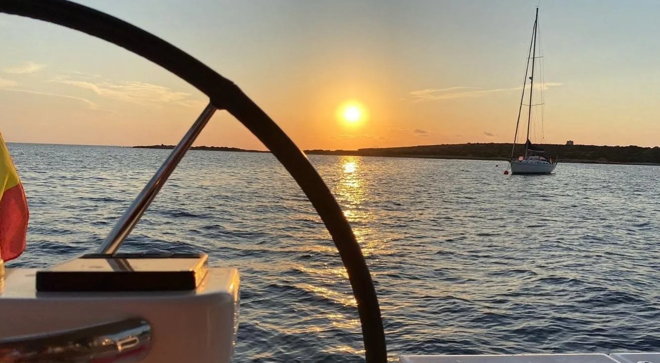 Sunset Sailing Experience in Sant Antoni de Portmany, Ibiza, photo 2