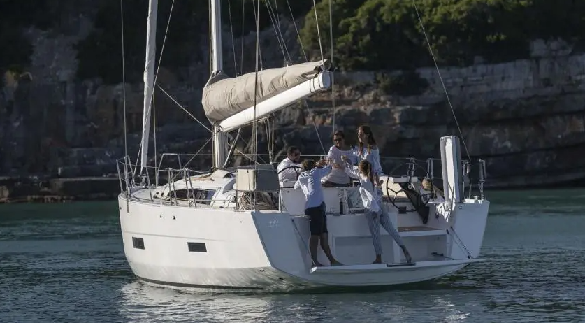 Private Midday Sailing Experience in Sant Antoni de Portmany, Ibiza gallery 9