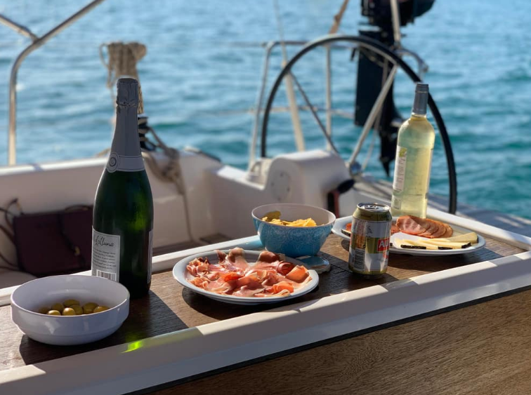 Private Midday Sailing Cruise in Barcelona gallery 3