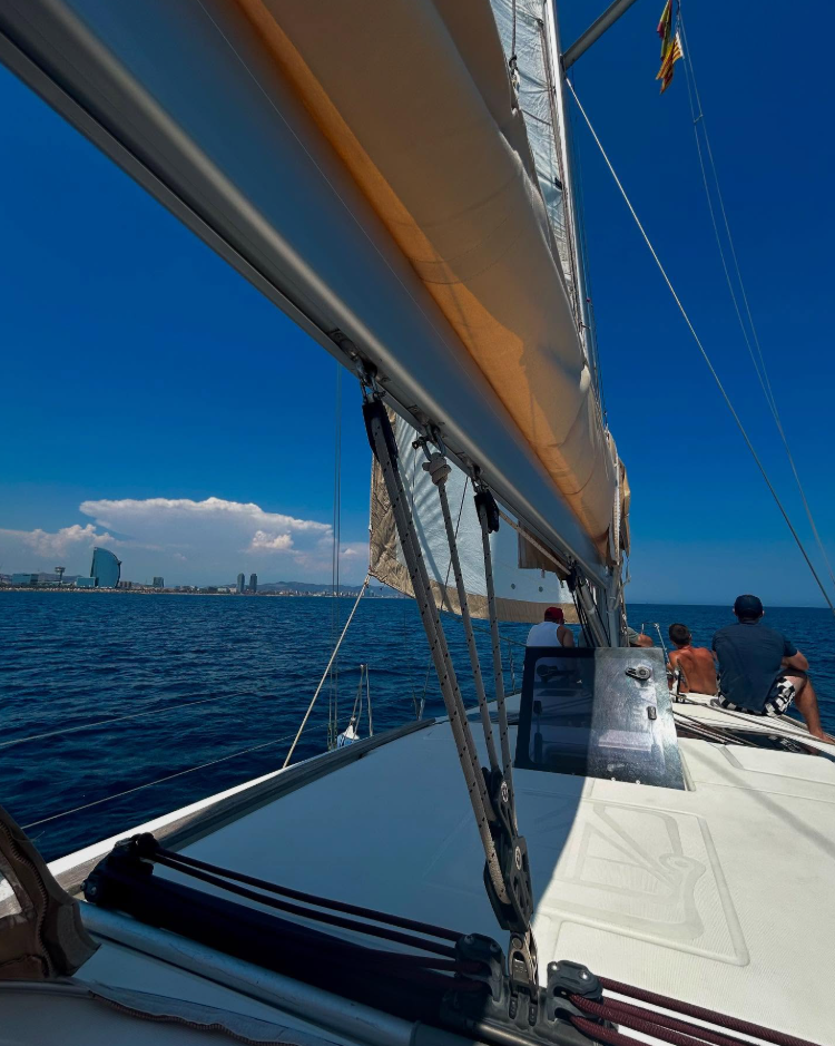 Private Midday Sailing Cruise in Barcelona gallery 5