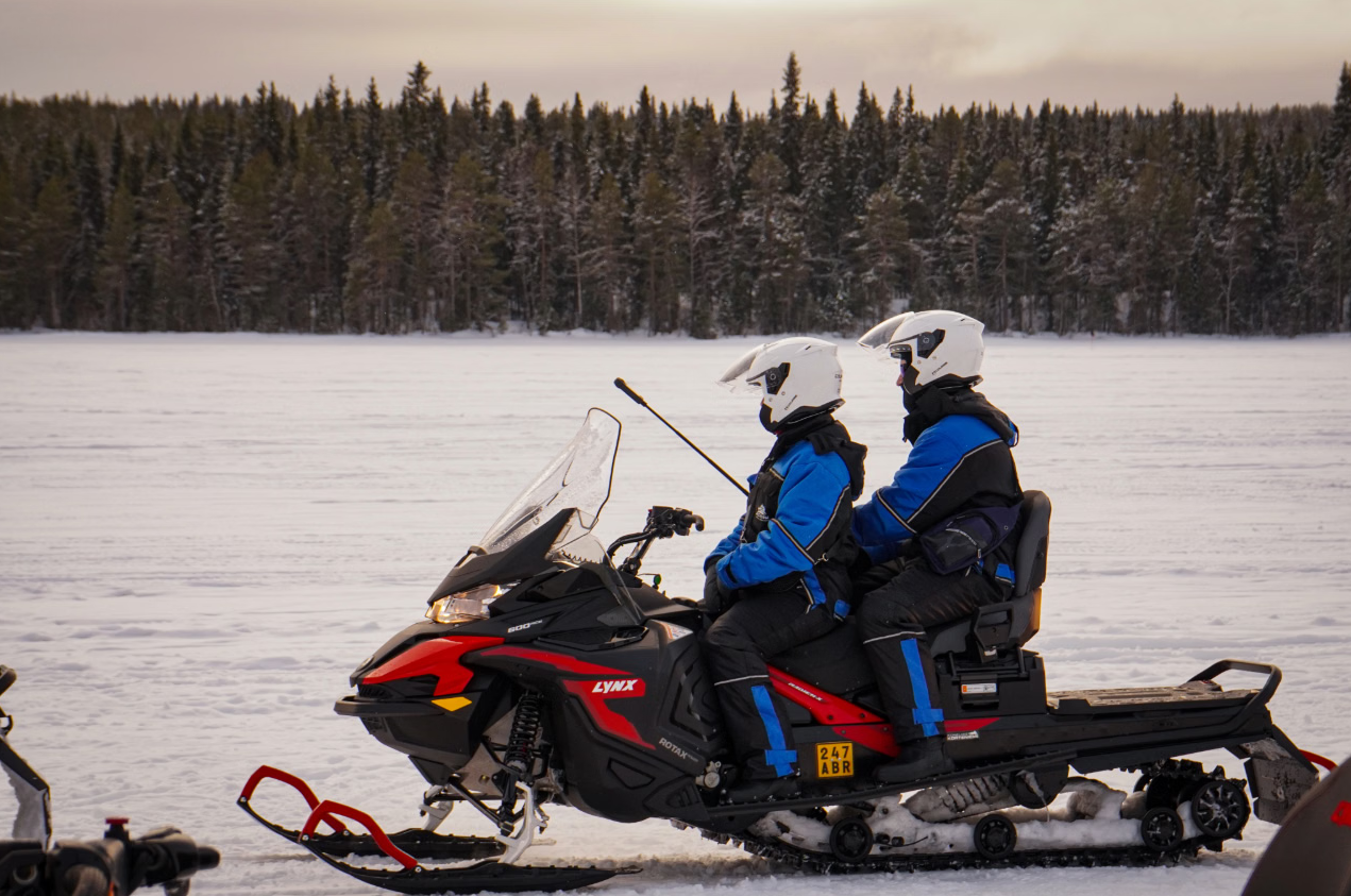 Snowmobile Safari Winter Tour and Barbecue in Rovaniemi gallery 2