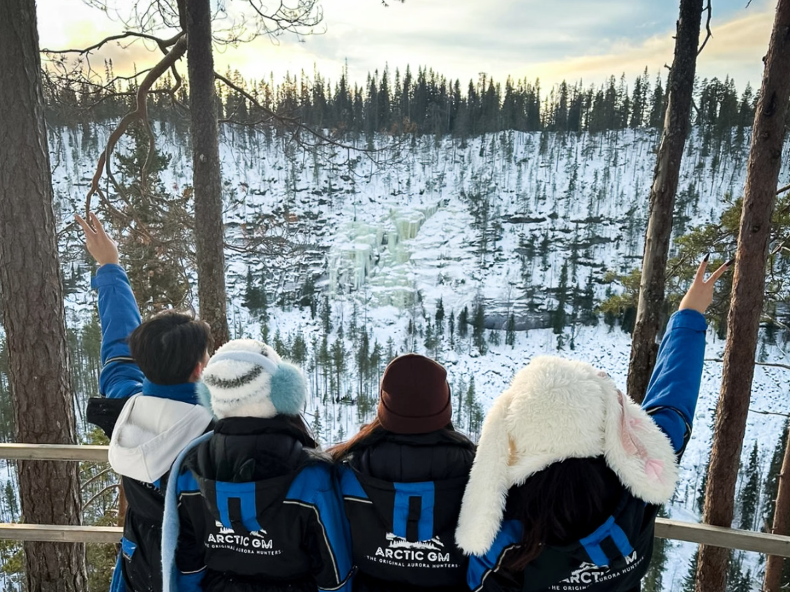 Frozen Waterfalls Hike Tour and Barbecue in Korouoma gallery 10