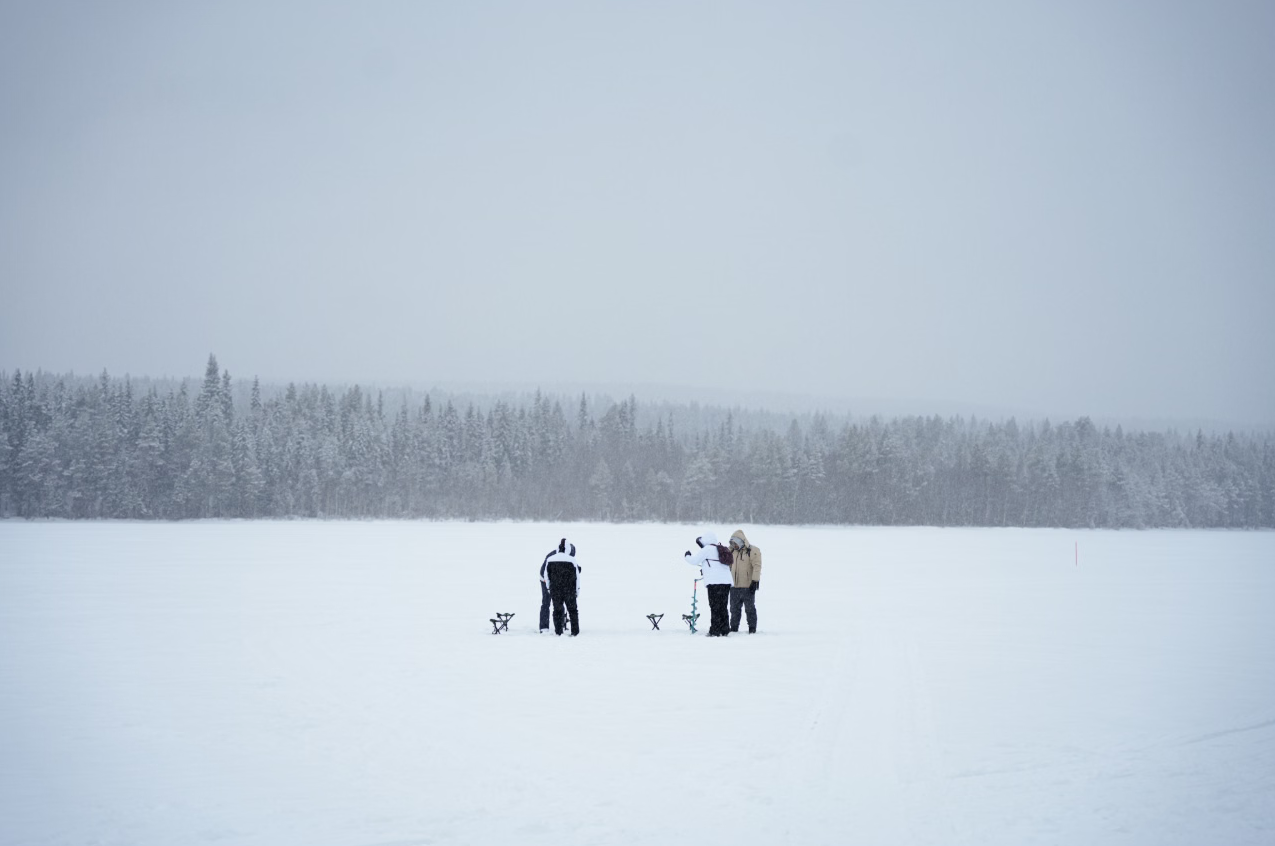 Ice Fishing and Barbecue Experience in Rovaniemi gallery 6