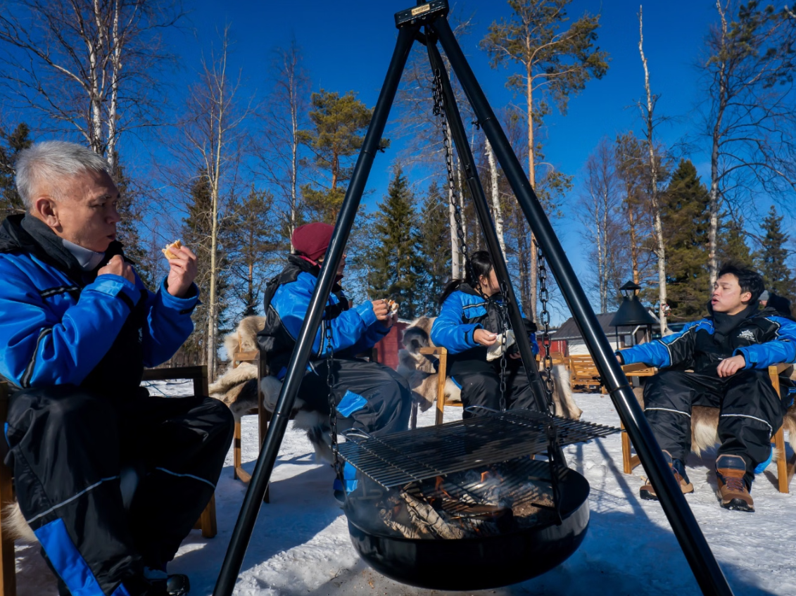 Ice Fishing and Barbecue Experience in Rovaniemi, photo 2