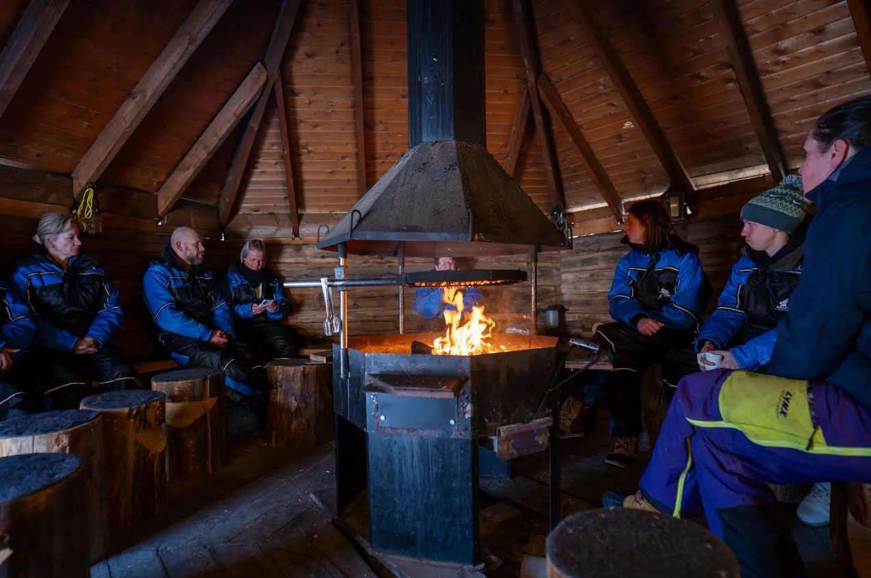 Autumn Husky Safari and Barbecue Experience in Rovaniemi gallery 7