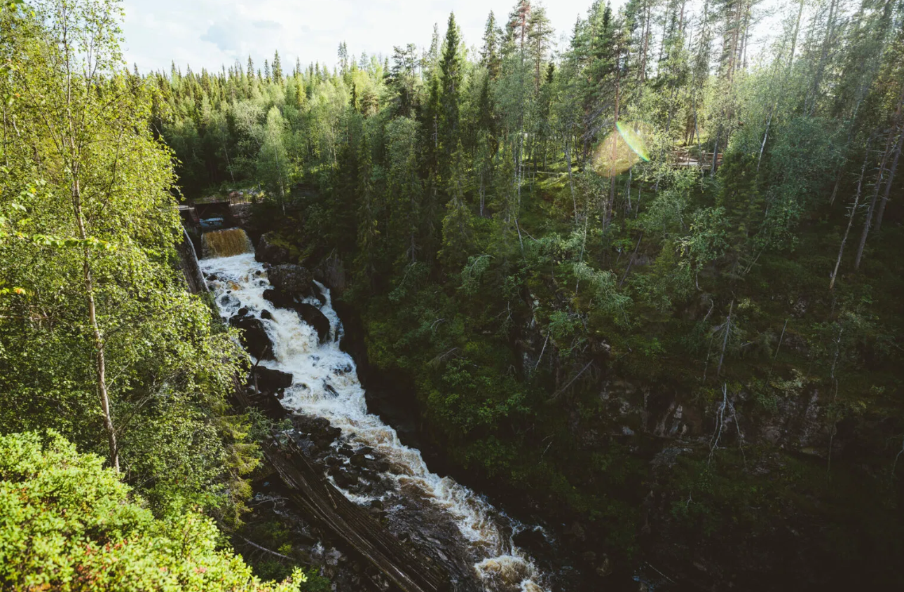 Auttiköngäs Waterfalls Hike Experience in Rovaniemi, photo 5