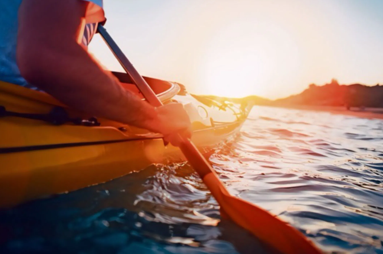 Midnight Sun Canoeing Tour & Barbeque in Rovaniemi gallery 5