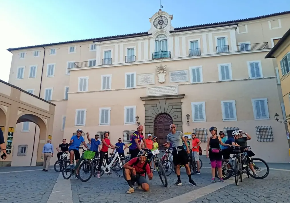 Guided E-Bike Day Trip from Rome: Appia Antica and Castel Gandolfo, photo 2