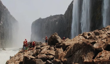 Swimming Under Victoria Falls in Zambia, photo 3