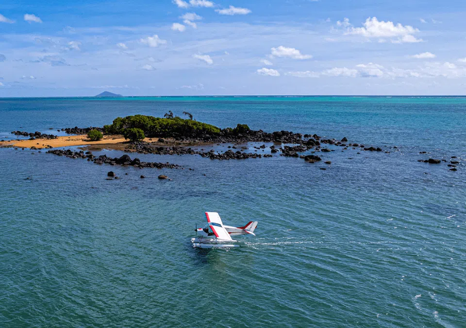 Seaplane Flights Over the East Coast of Mauritius, photo 3
