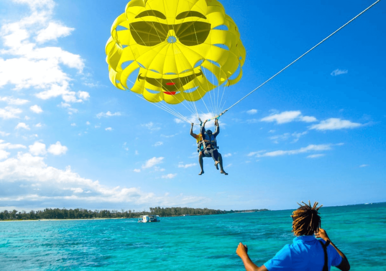 Parasailing Over Belle Mare Lagoon, photo 3