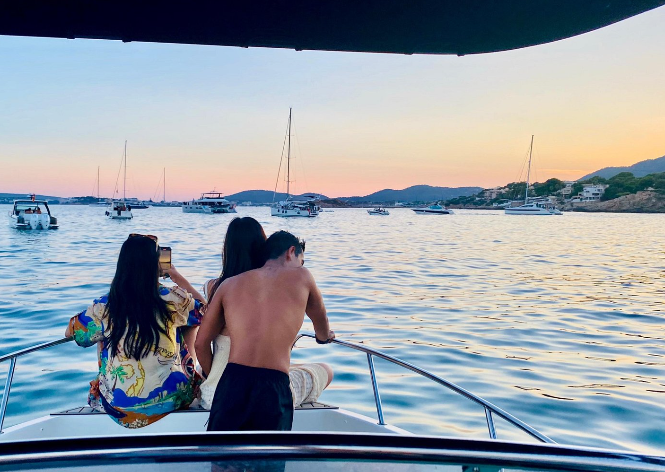 Family Boat Tour from Palma with Snorkelling & Paddlesurf, listing photo