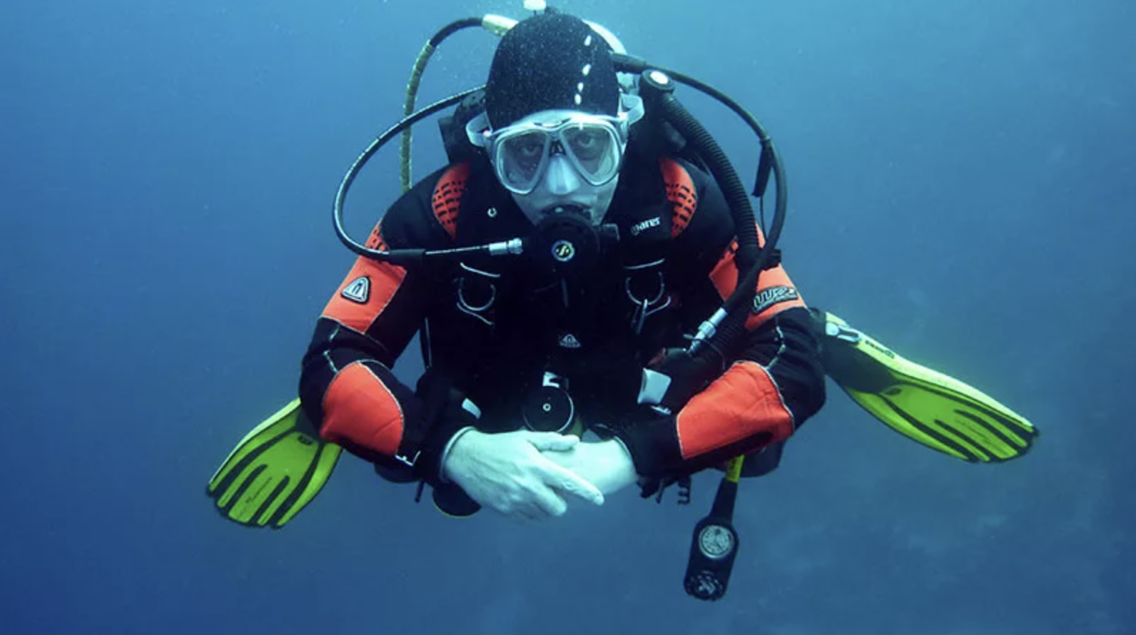 PADI Peak Performance Buoyancy Course, photo 4