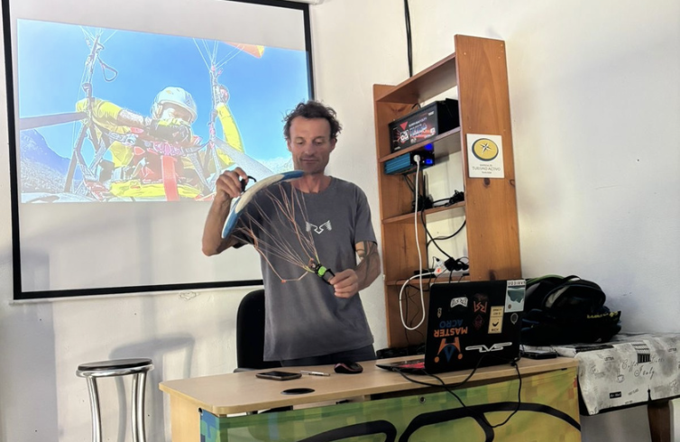 SIV Paragliding Course with Raúl Rodríguez in the Tena Valley gallery 3