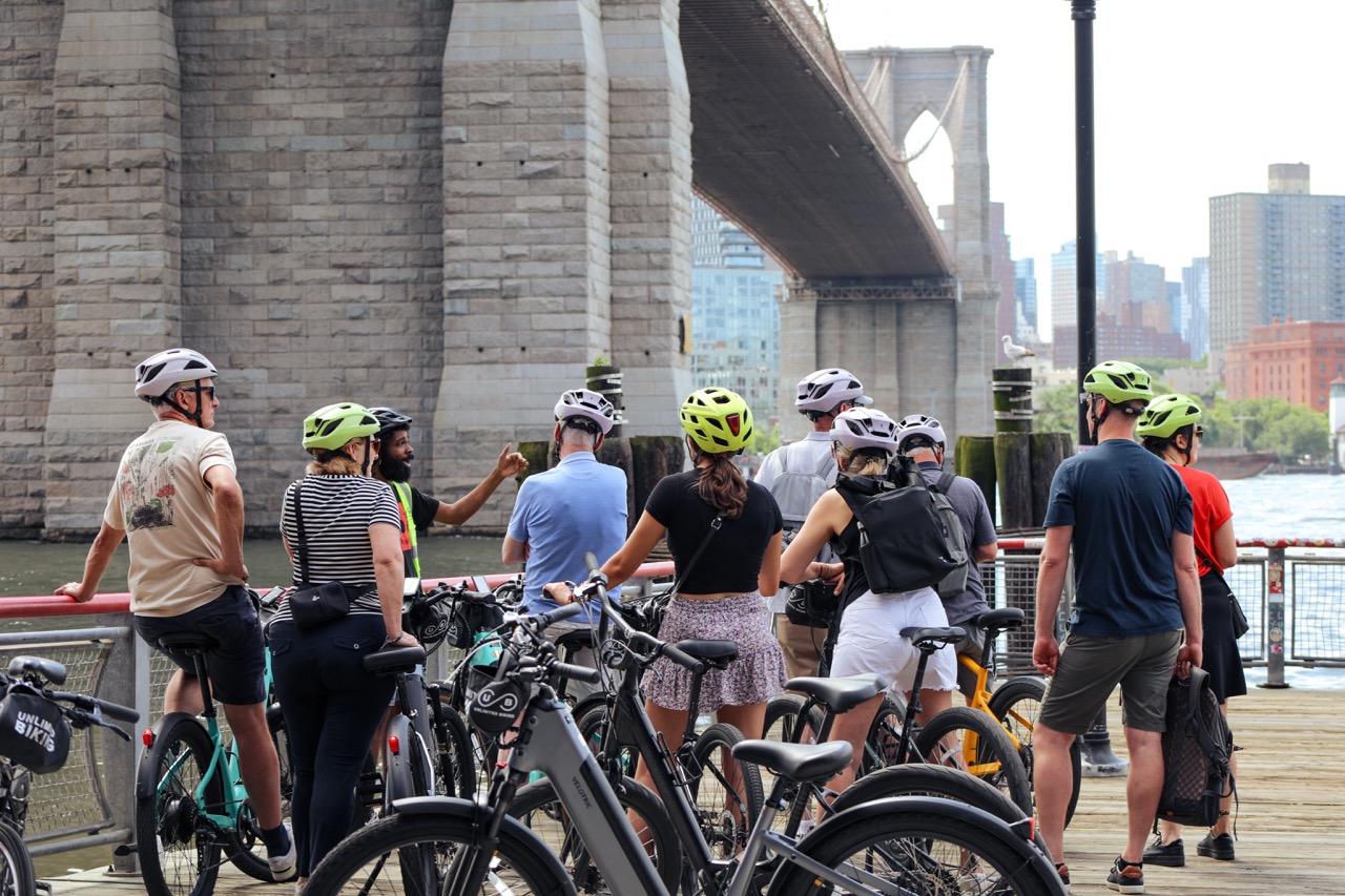 Highlights of the Brooklyn Bridge Guided Bike Tour gallery 2