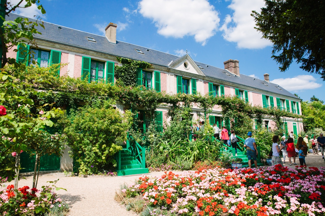 From Paris: Skip-the-Line Monet Gardens & Giverny Bike Tour with Market Picnic Stop gallery 9