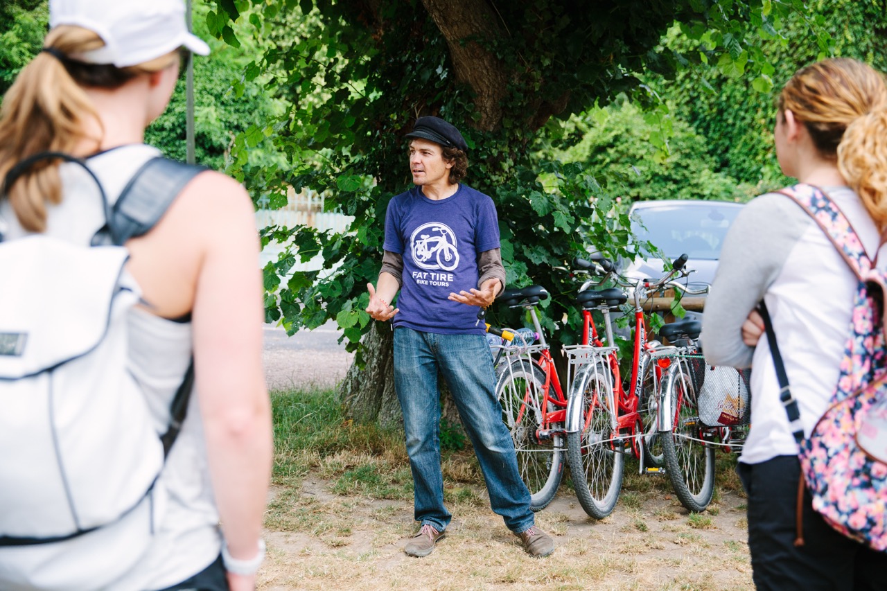 From Paris: Skip-the-Line Monet Gardens & Giverny Bike Tour with Market Picnic Stop, photo 3