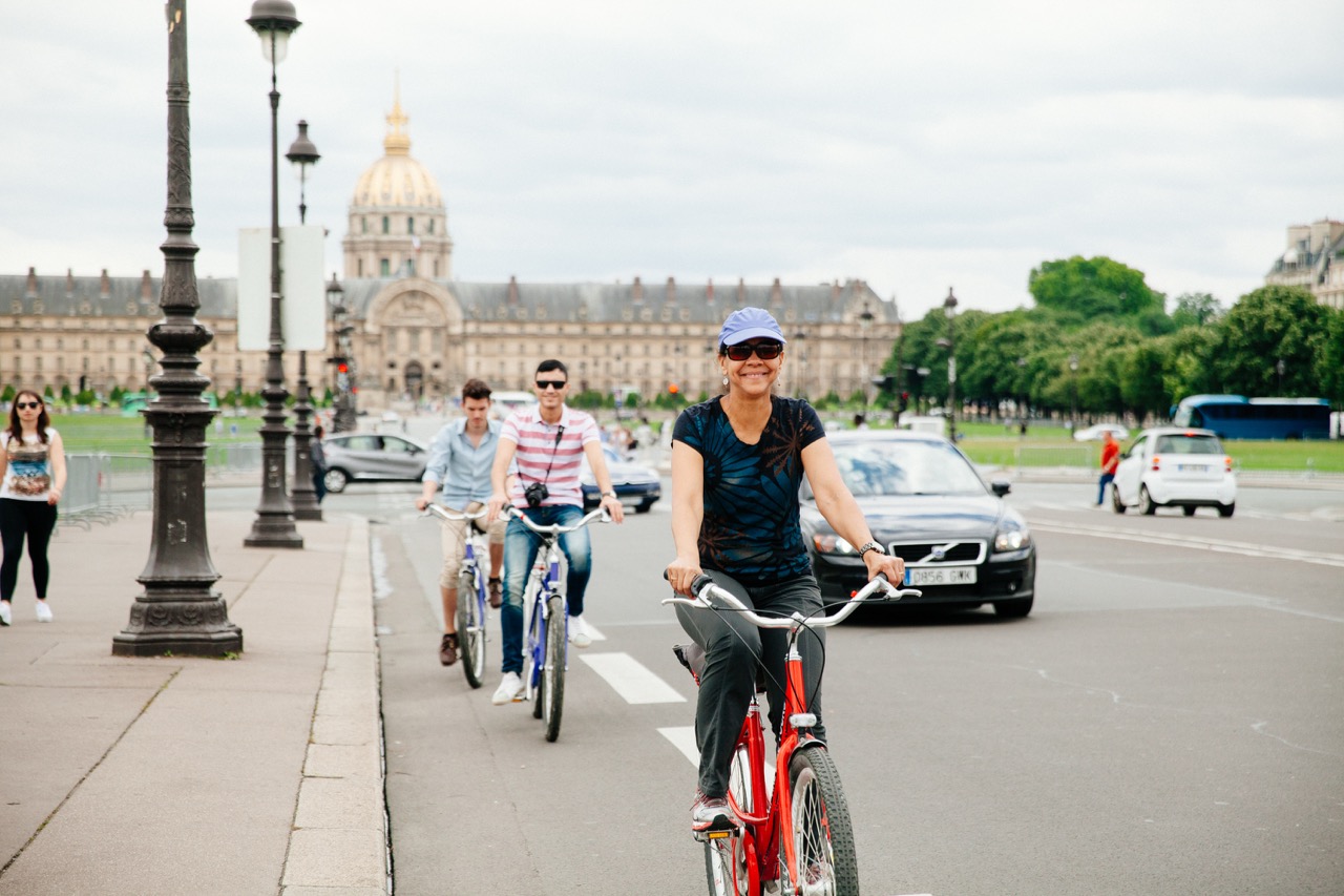 Paris Combo: Highlights Bike Tour & Seine Cruise Experience, photo 3