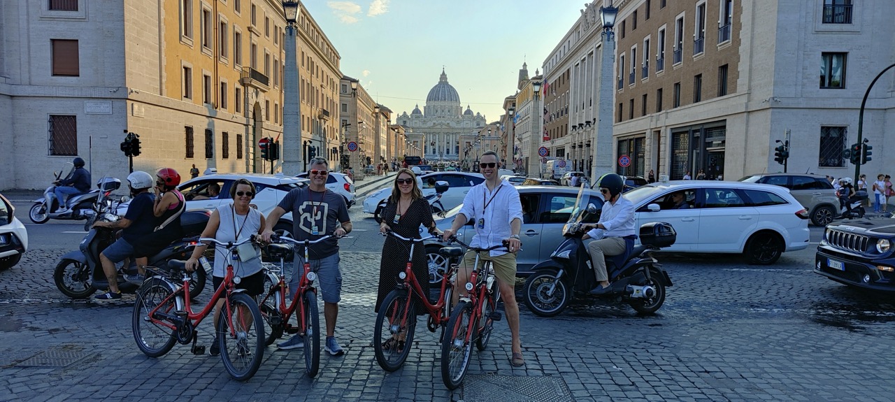 Rome at Night Bike Tour – Trastevere & Evening City Views gallery 10