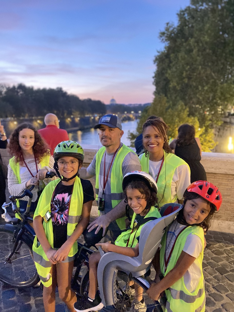 Rome at Night Bike Tour – Trastevere & Evening City Views gallery 3