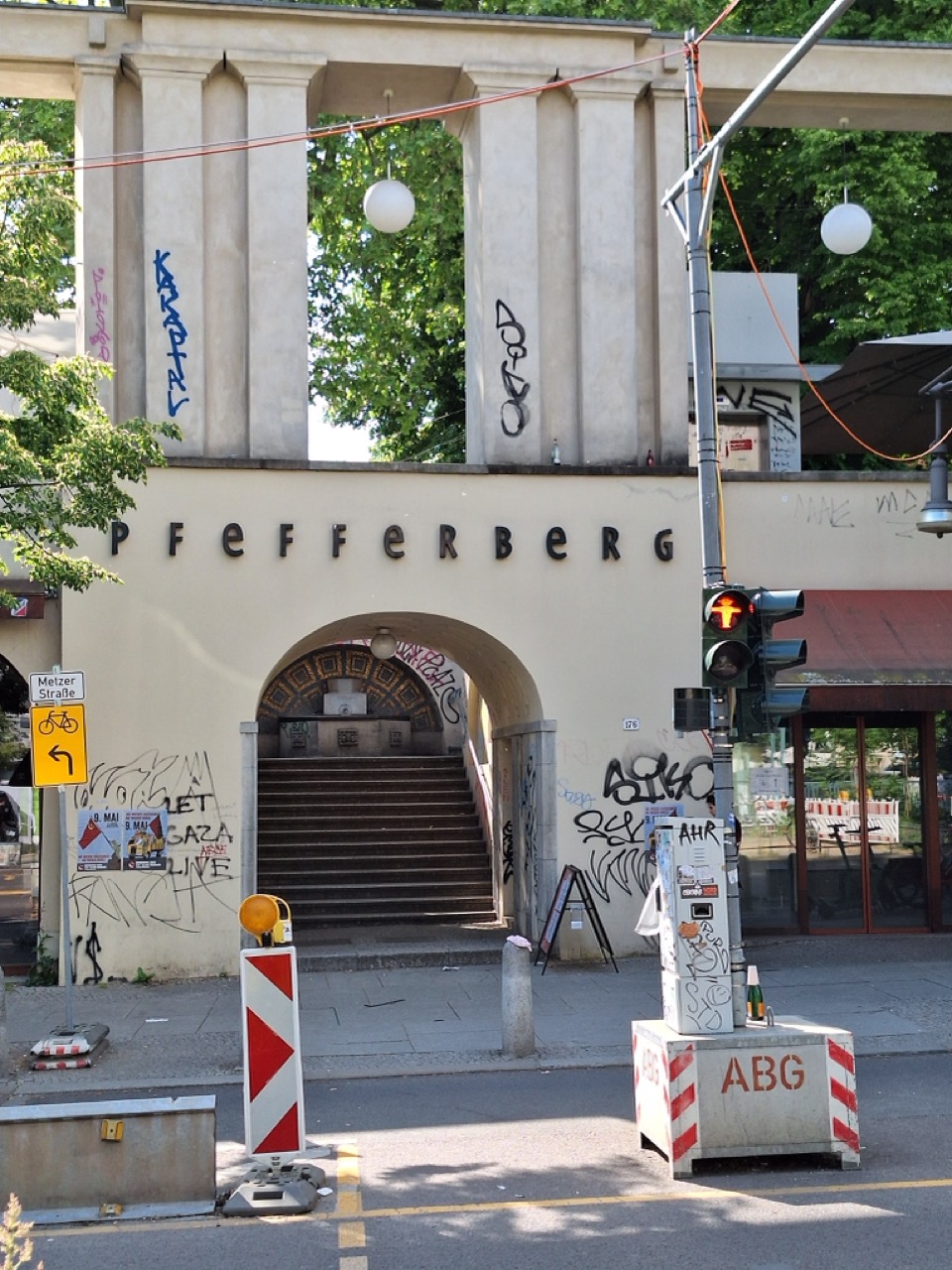 Secrets of Berlin Bike Tour – Street Art and Hidden Neighbourhoods gallery 6