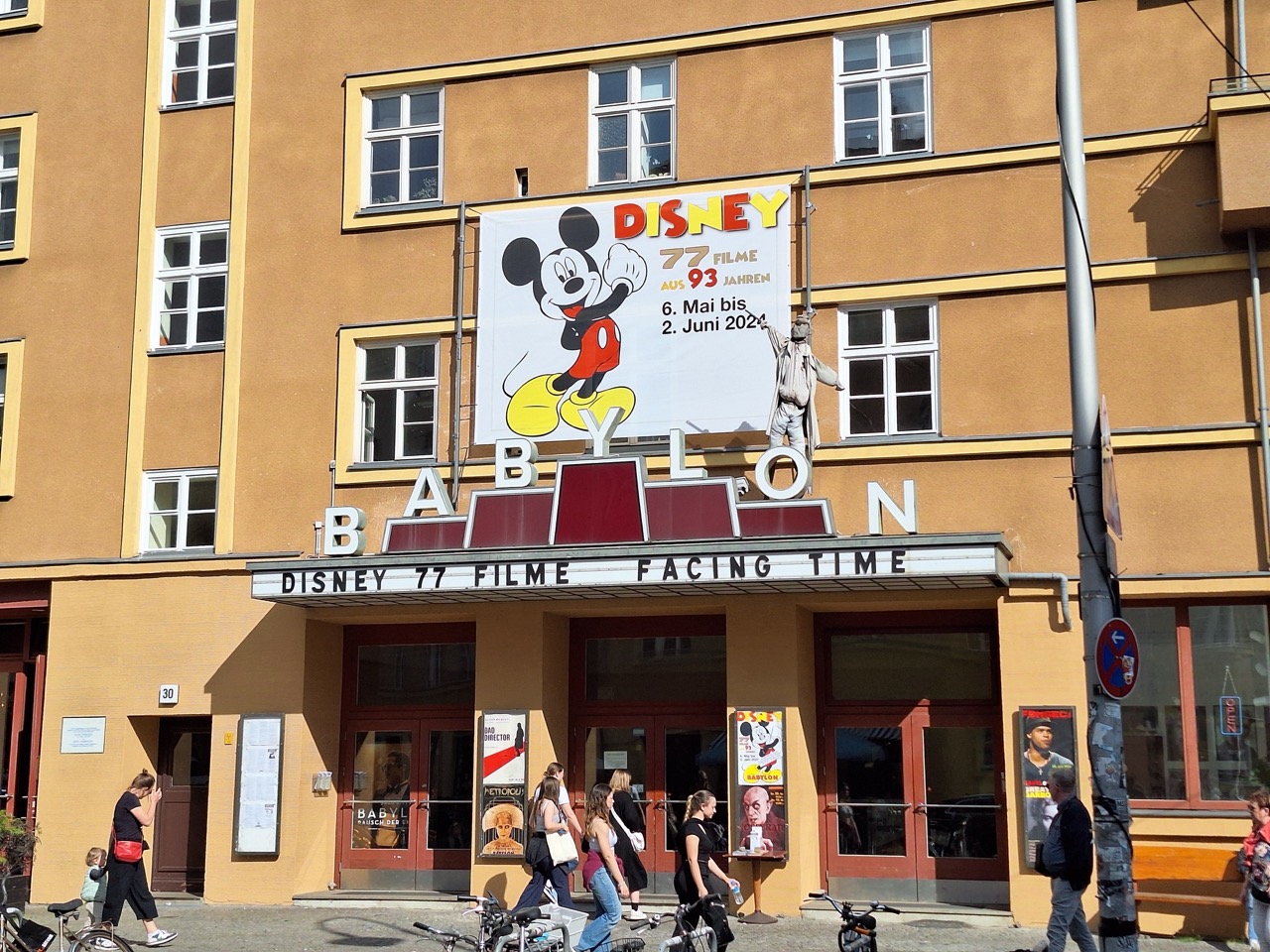 Secrets of Berlin Bike Tour – Street Art and Hidden Neighbourhoods gallery 8