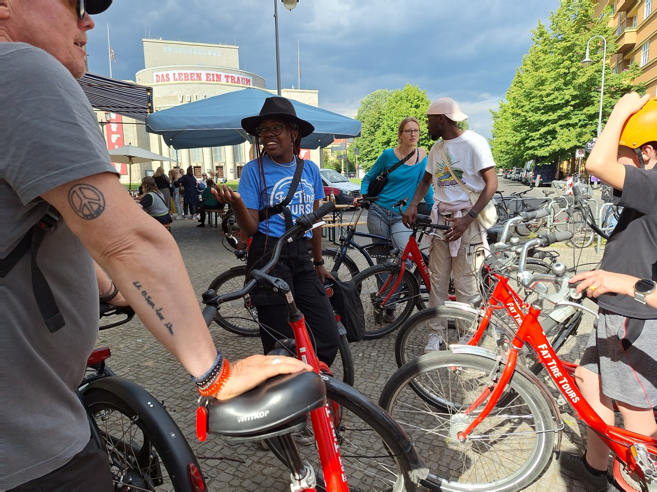 Secrets of Berlin Bike Tour – Street Art and Hidden Neighbourhoods gallery 3