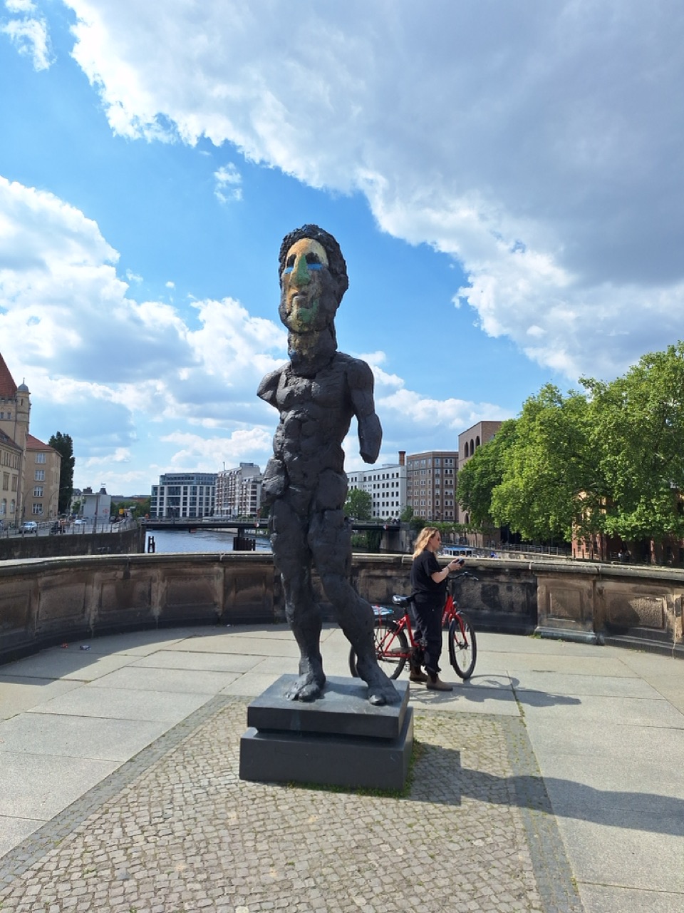 Secrets of Berlin Bike Tour – Street Art and Hidden Neighbourhoods gallery 4