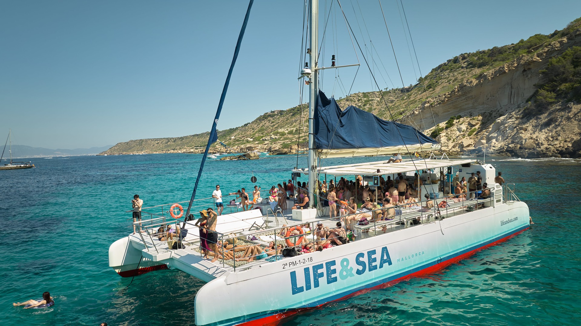 2-Hour Catamaran Cruise in the Bay of Palma gallery 3