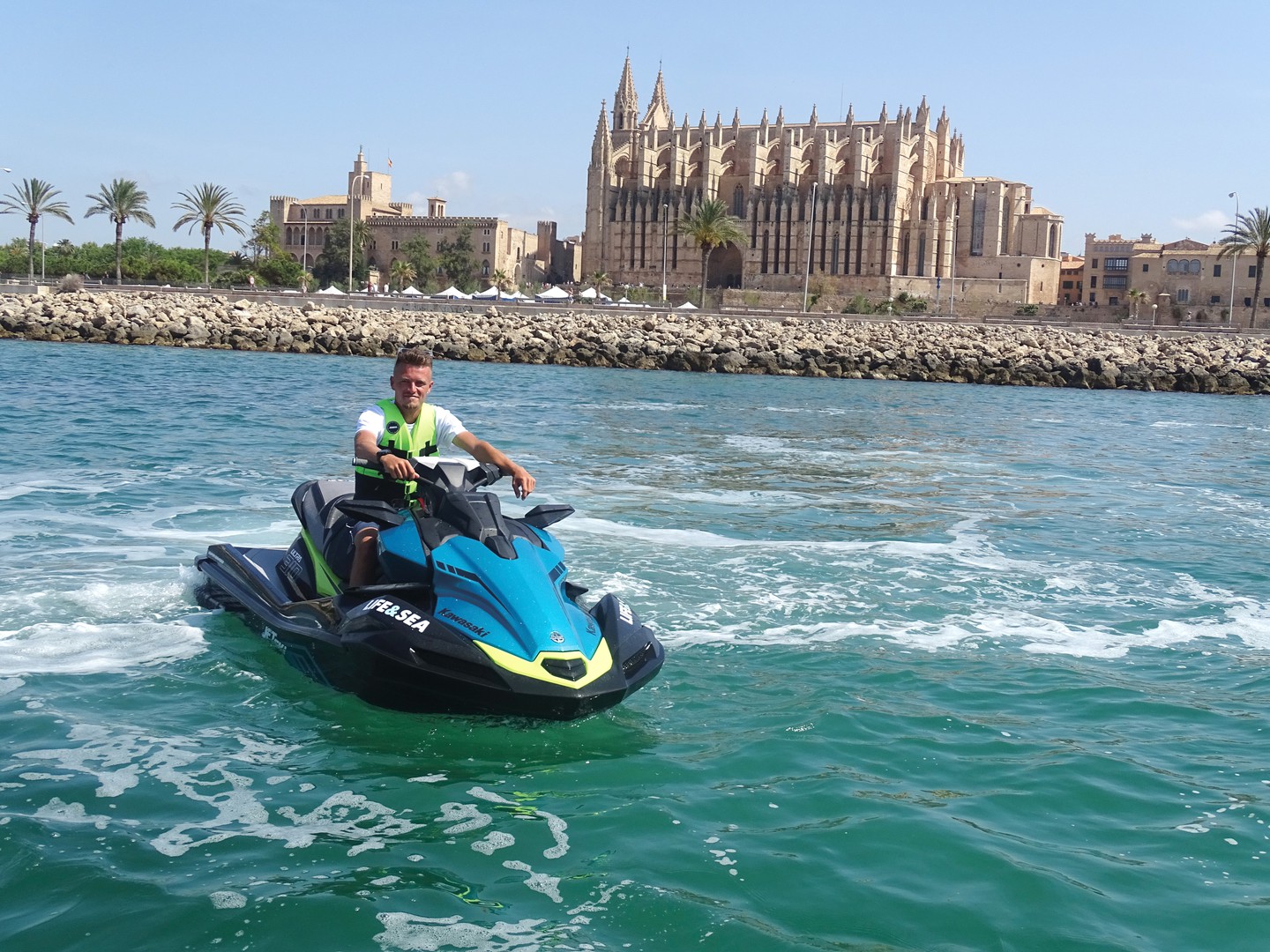 25-Minute Guided Jet Ski Excursion in the Bay of Palma gallery 6