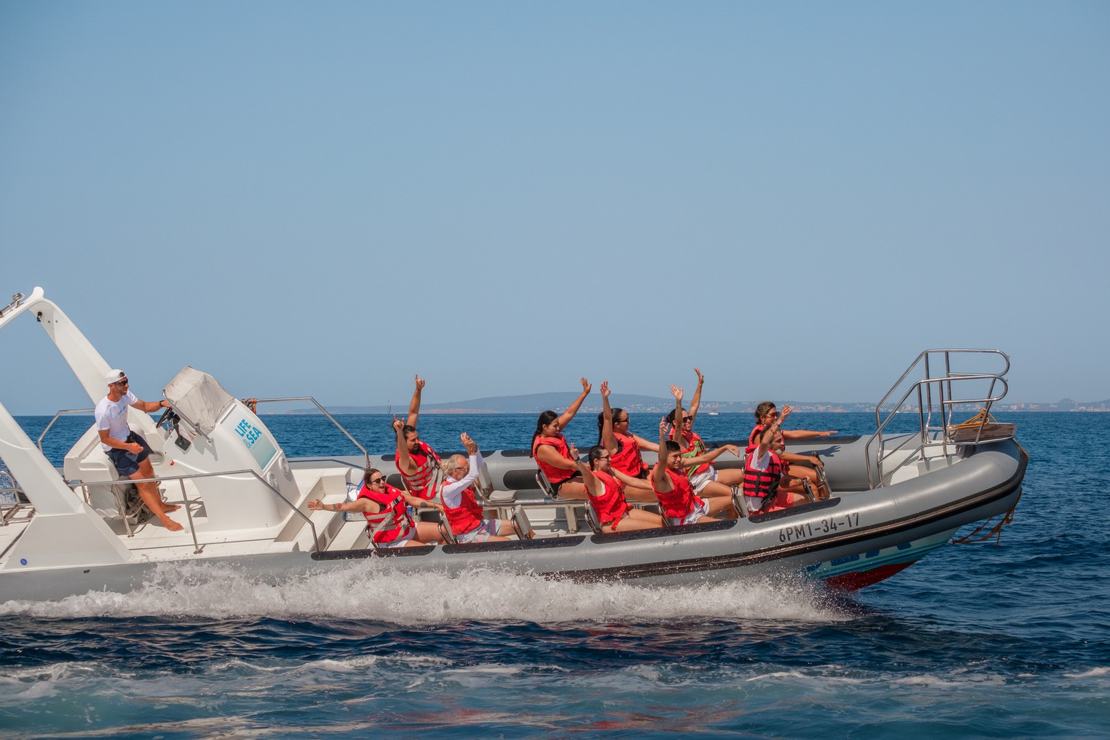 High-Speed Boat Ride in the Bay of Palma with Snorkelling Stop, photo 5