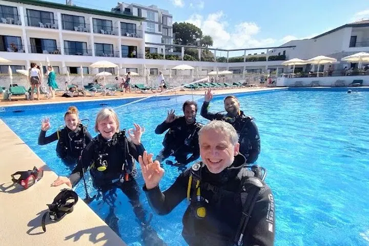 PADI Discover Scuba Diving Experience in Funchal gallery 5