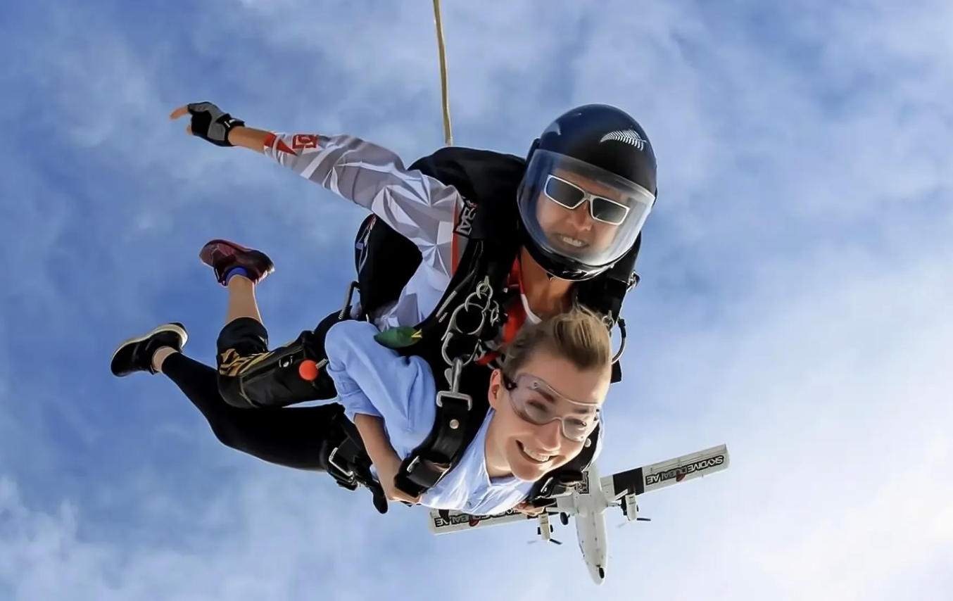 Tandem Skydive Over the Dubai Desert, photo 5