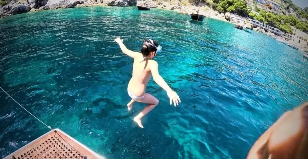 Shared Capri Boat Tour from Sorrento with Limoncello, photo 3