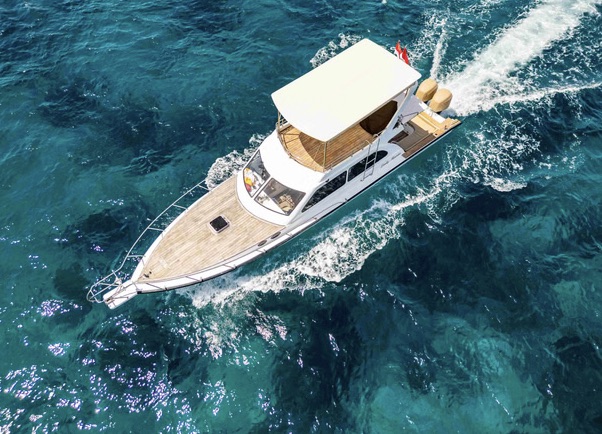 🚤 08:30 – Departure from Serangan 3