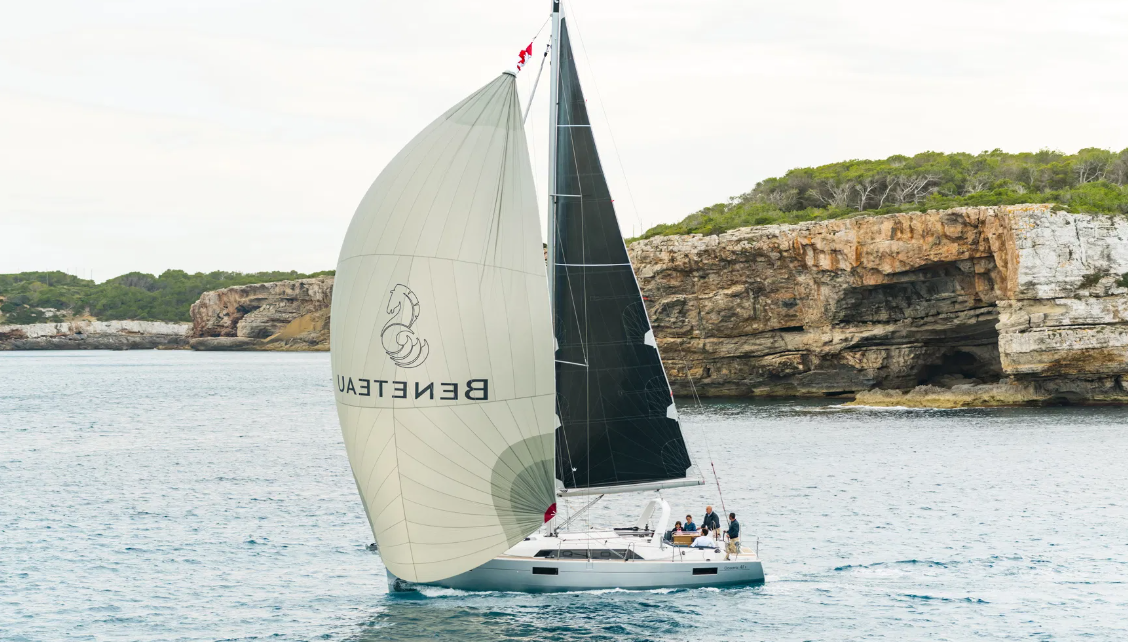 Oceanis 41.1 Private Sailing Boat Tour from Portimão – Half Day, Full Day and Sunset gallery 8