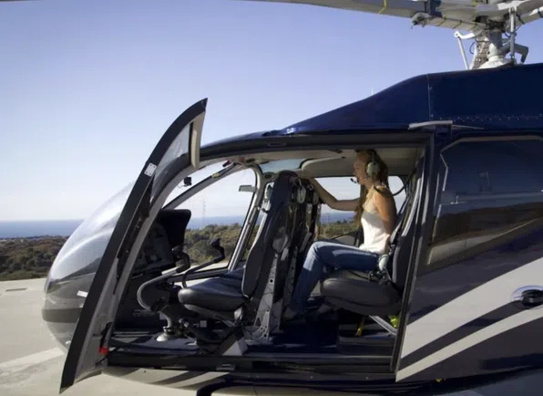 Shared 25-Minute Helicopter Tour from Cannes over Esterel & Lérins, photo 2