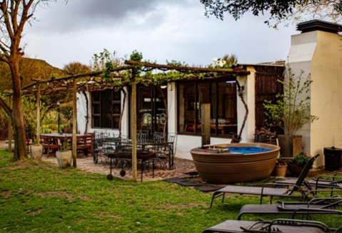 McGregor Wine & Walking Escape – Guided Vineyard Hikes in the Breede Valley 1