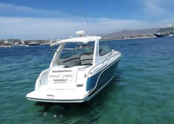 Cabo 34ft Private Yacht Cruise to El Arco with Drinks (Up to 6 Guests) gallery 2