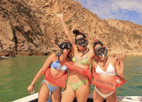 Cabo 29ft Private Yacht Cruise to The Arch with Snorkelling (Up to 6 Guests), photo 4