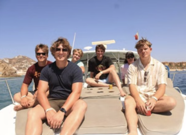 Cabo 36ft Private Yacht Charter to El Arco with Snorkelling (Up to 10 Guests), photo 4