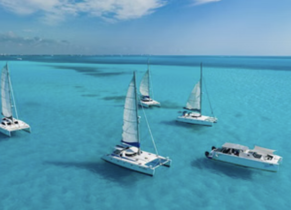 Cancún Catamaran to Isla Mujeres with Snorkelling, Open Bar & Beach Club Lunch, photo 3