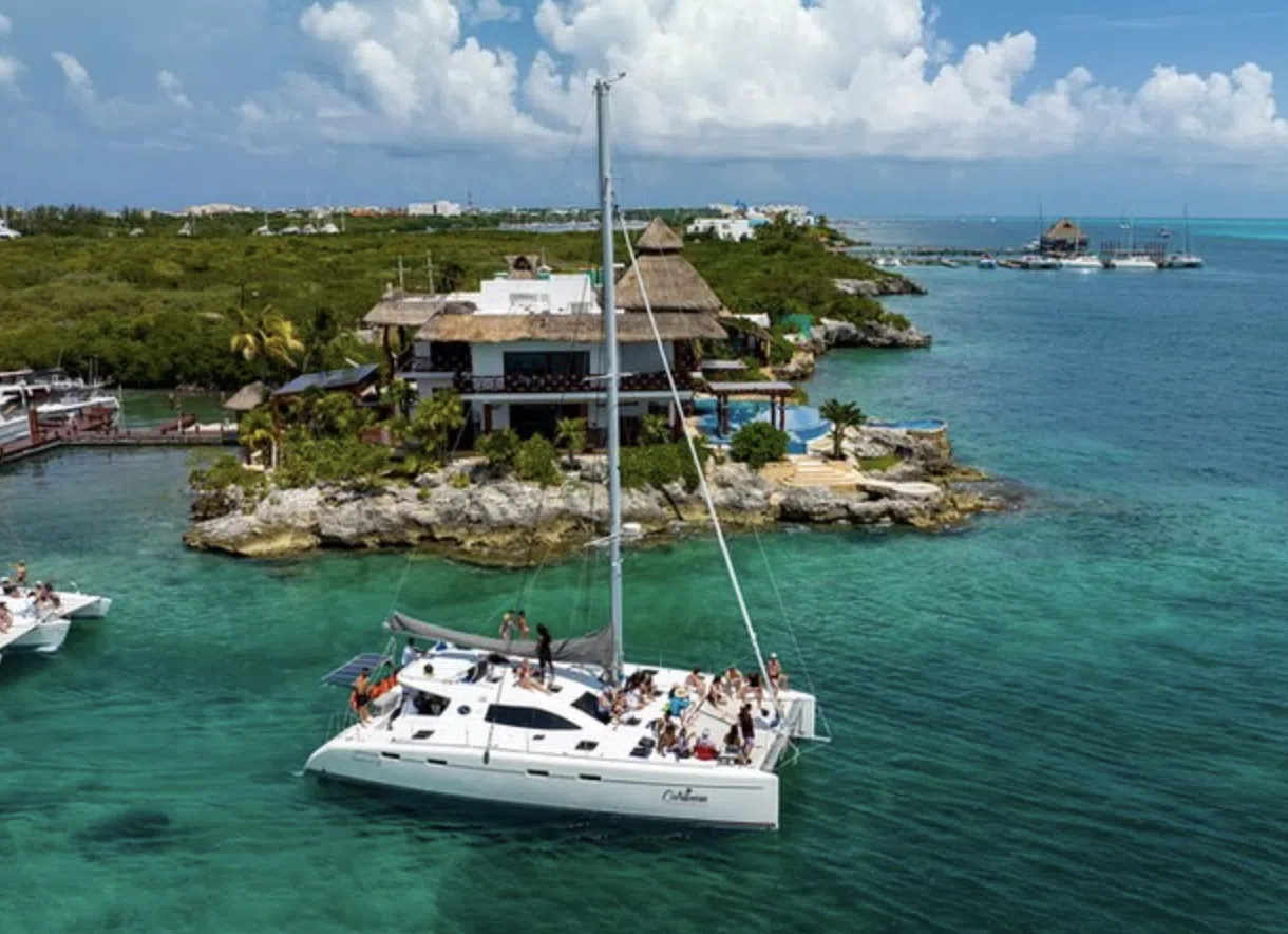 Cancún Private Catamaran to Isla Mujeres with Snorkelling & Beach Club Lunch, listing photo