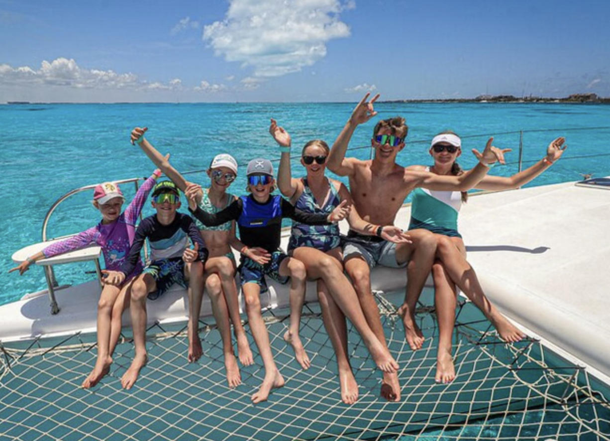 Cancún Private Catamaran to Isla Mujeres with Buffet, Open Bar & Snorkelling gallery 5