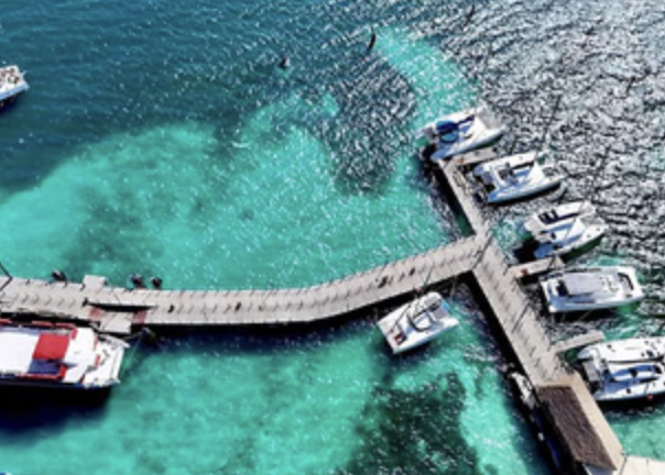 Cancún 4-Hour Private Catamaran with Open Bar & Reef Snorkelling gallery 2